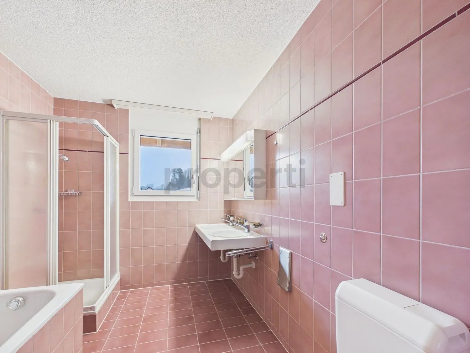 Modern 4.5-Zimmer-Maisonette mit Balkon, Teufenthal