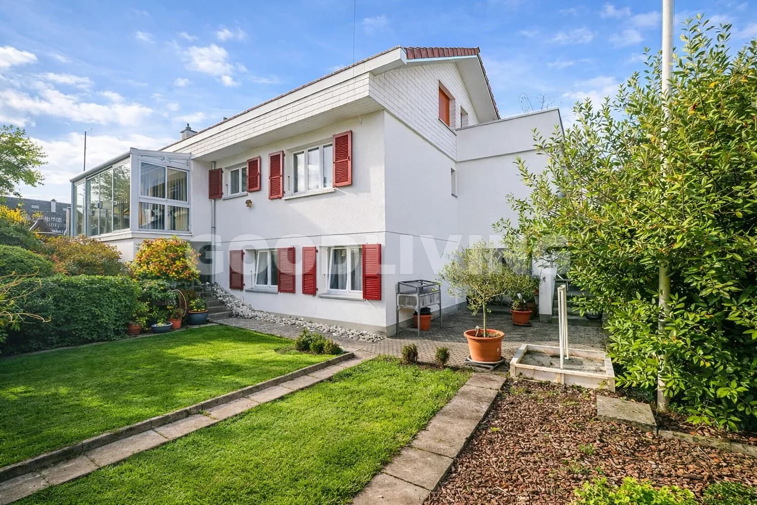 Grosszügiges Familienparadies mit 5.5 Zimmern & separater Einliegerwohnung in ruhiger Lage