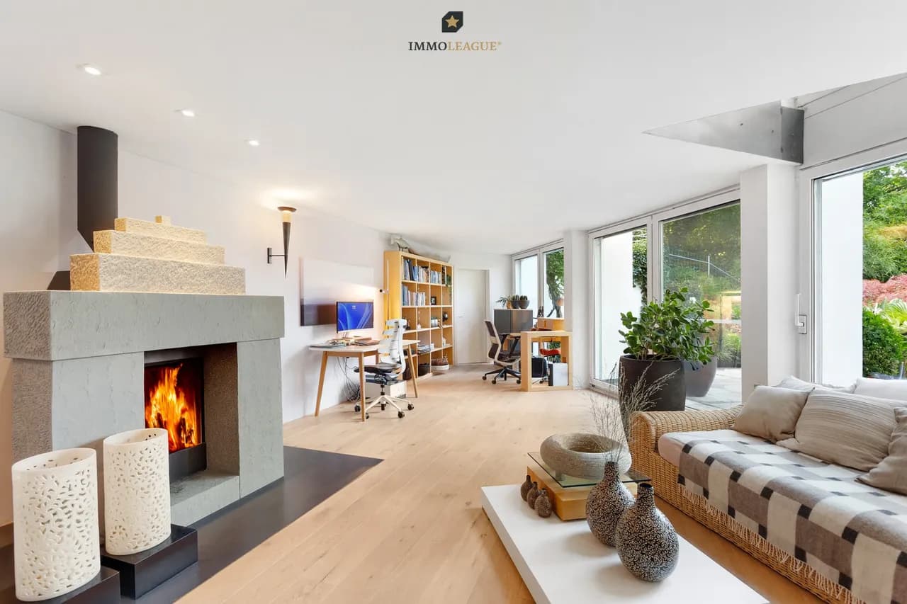 Seltene Gelegenheit: Villa mit Privatweiher an idyllischer Lage.