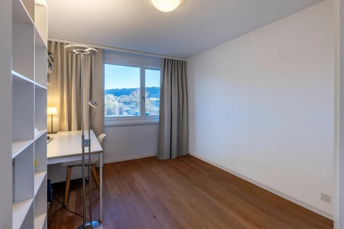 Grosse Sonnenterrasse plus Cheminée im exklusives Terrassenhaus beim Lindli