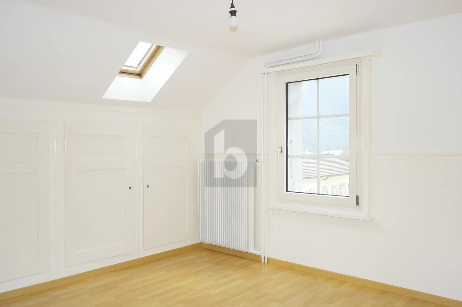 RENOVIERT MIT KLEINEM BALKON