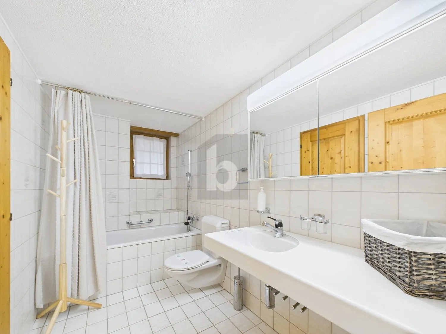 SOFORT BEZUGSBEREIT NAHE FLIMS, LAAX, DISENTIS