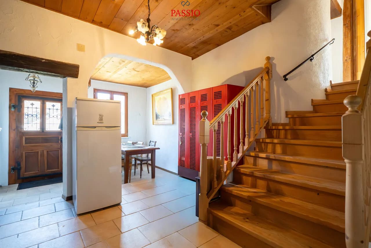 Grosses 8-Zimmer-Bauernhaus mit Gartenidylle und viel Potenzial