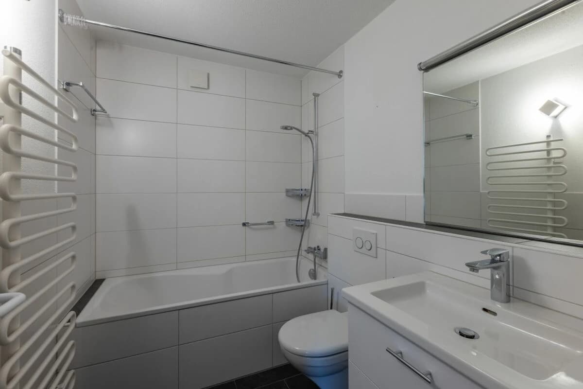 Grosse Sonnenterrasse plus Cheminée im exklusives Terrassenhaus beim Lindli