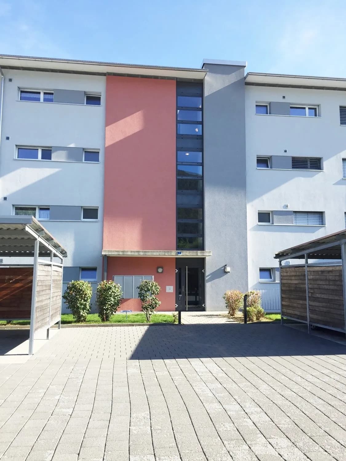 Helle & moderne 2.5-Zimmer-Wohnung mit Komfort