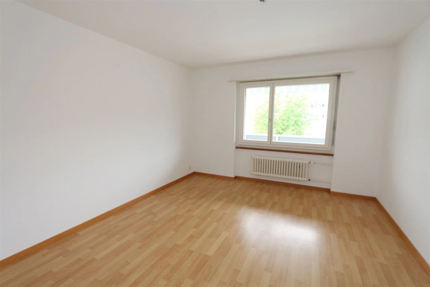Tollem Wohnung mit Balkon - mit grünem Umschwung!