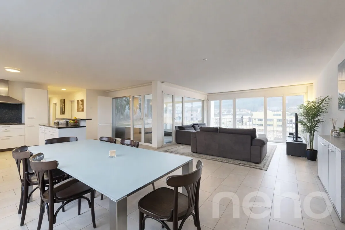 Grosszügige 5.5-Zimmer Wohnung mit grosser Loggia in Schlieren