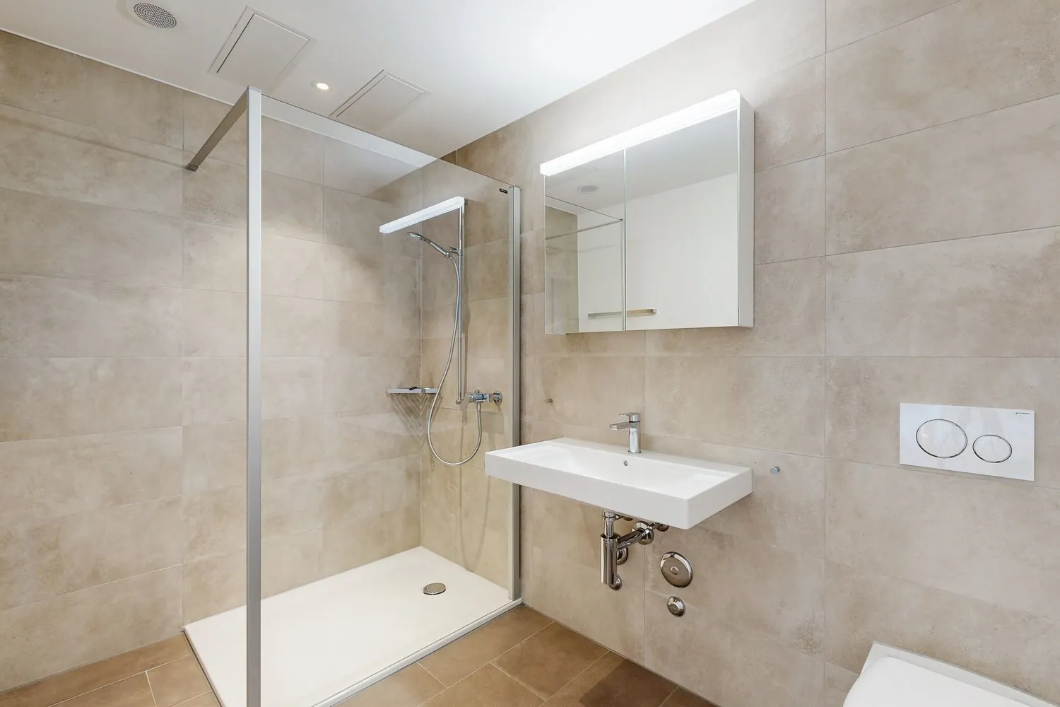 Moderne und helle Wohnung an zentraler Lage