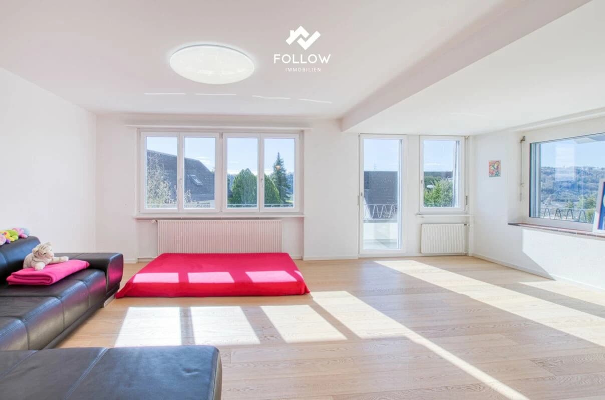 Wohnen mit Weitblick, Zweifamilienhaus an bester Hanglage