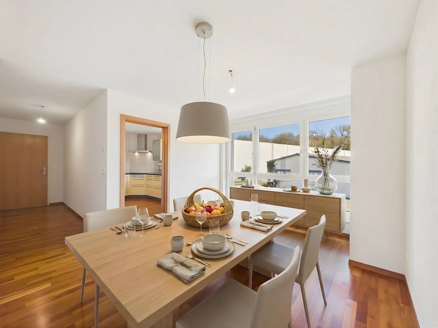 Moderne 4.5-Zimmer-Wohnung mit Rheinblick