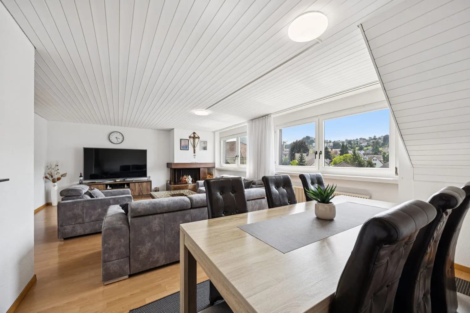 Wohnen wie im Einfamilienhaus: 5.5-Zimmer-Duplexwohnung