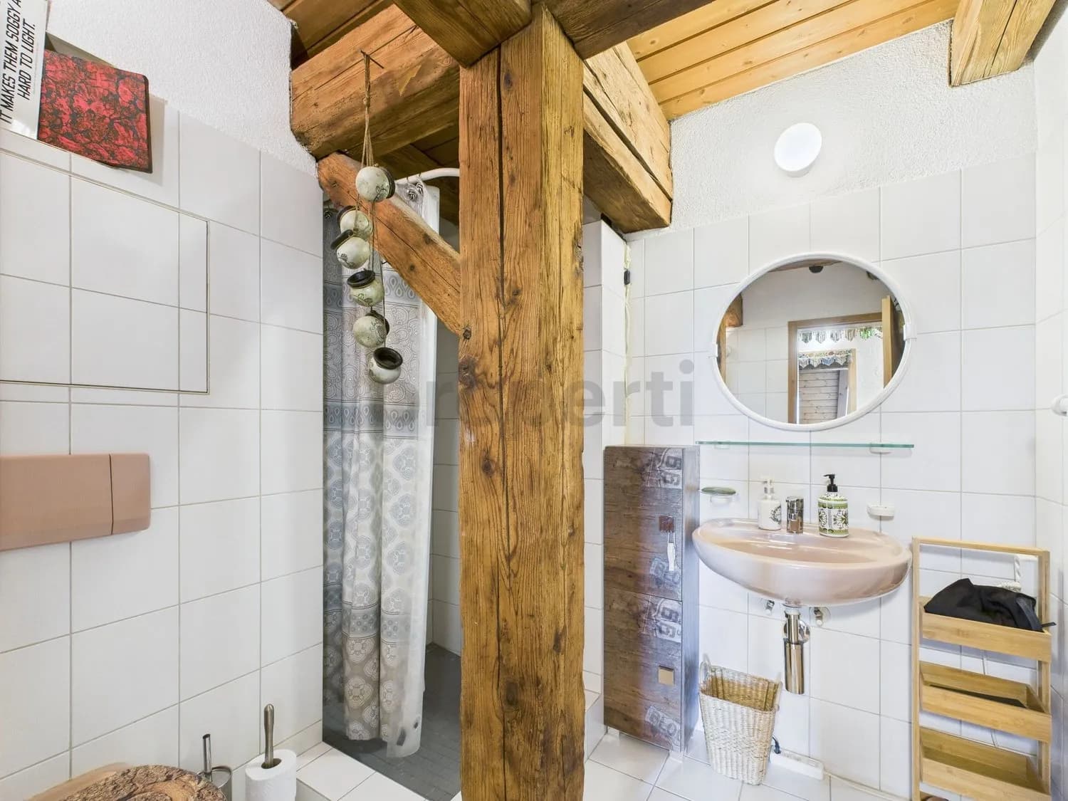 Exquisite 5.5-Zimmer Dachwohnung mit Gartenbereich in Oberglatt