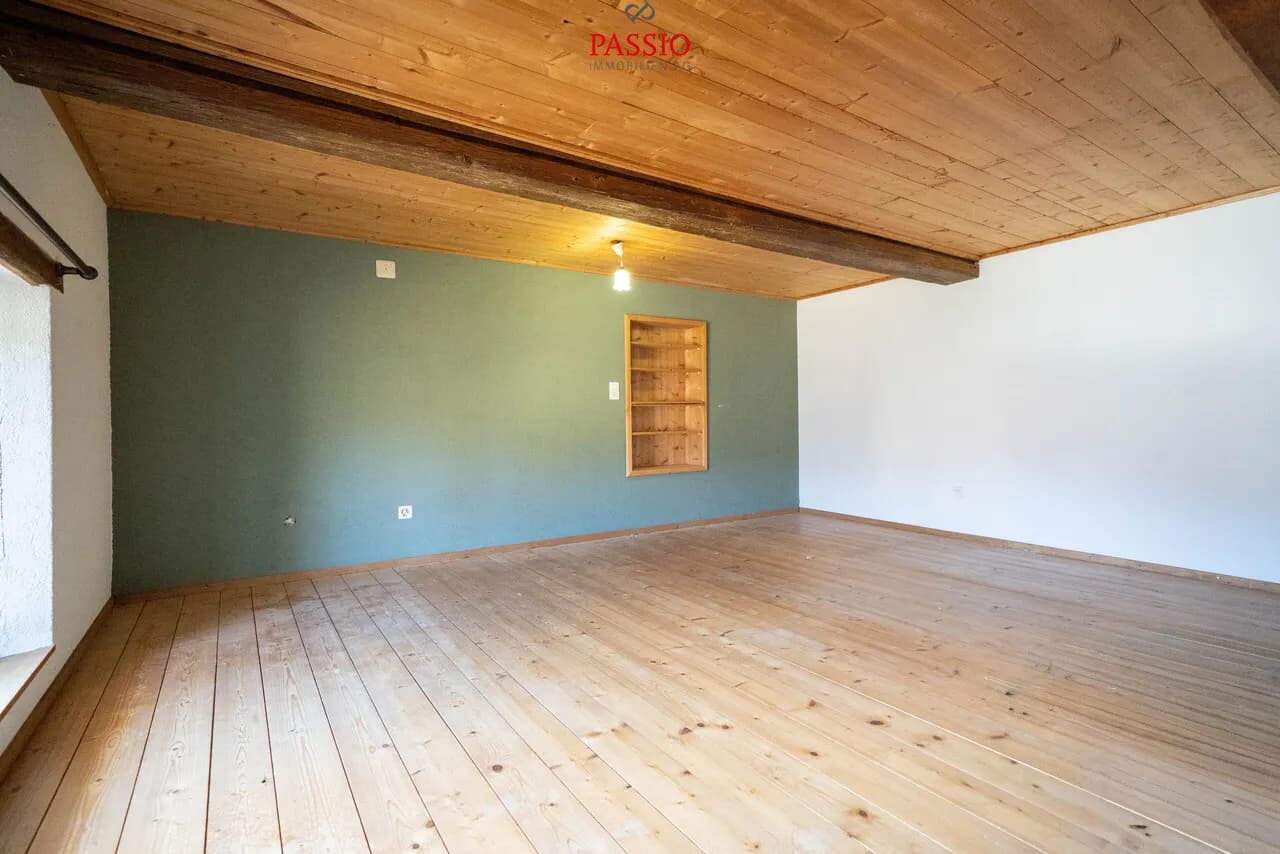 Grosses 8-Zimmer-Bauernhaus mit Gartenidylle und viel Potenzial