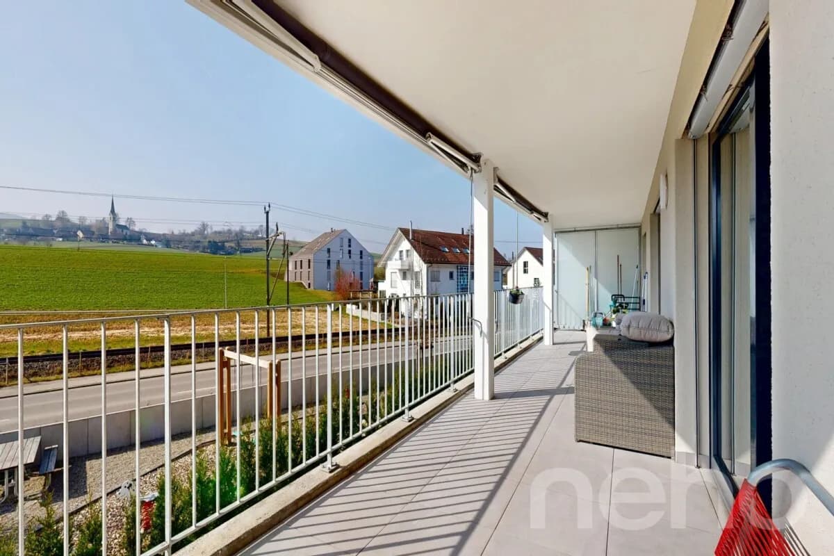 Neuwertige 4.5-Zimmer-Wohnung mit Südwestbalkon