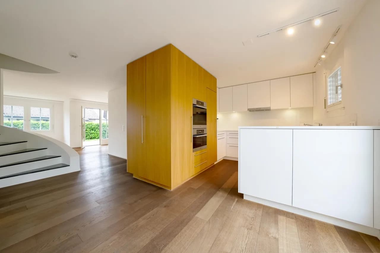 Traumhafte Lage in Altendorf, inkl. 2 Tiefgararagenplätze!