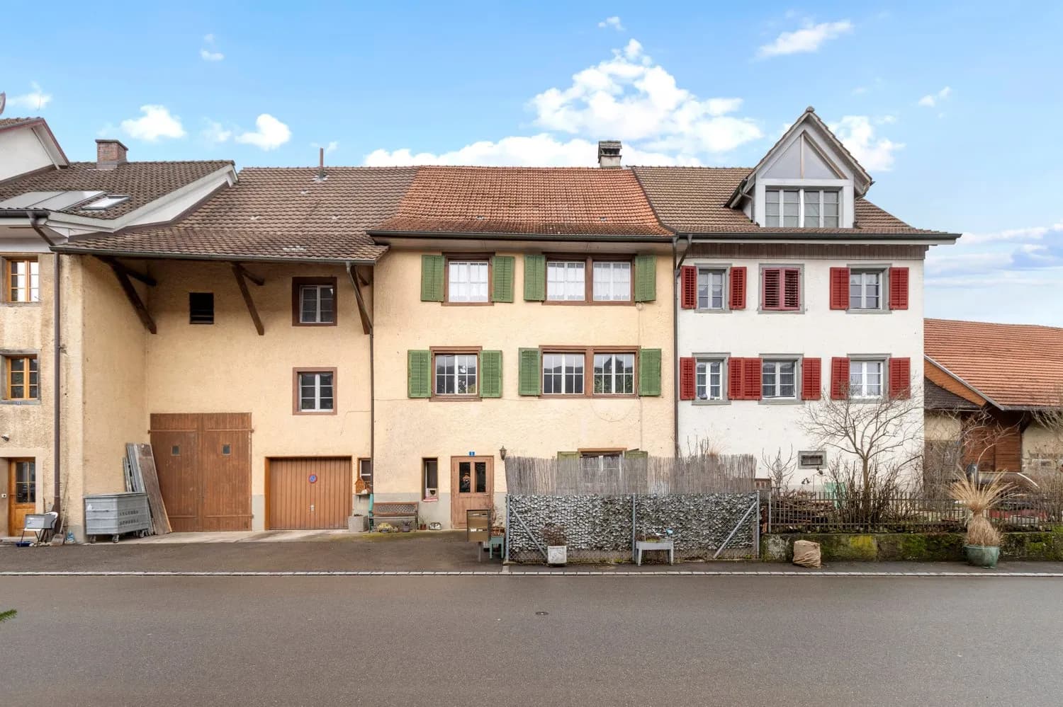 9-Zimmer Reihenmittelhaus an ruhiger und ländlicher Lage