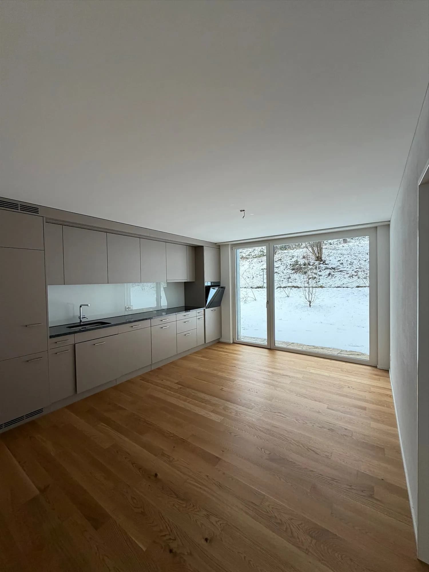 Helle 3.5 Zimmer Wohnung an zentraler Lage  per sofort verfügbar