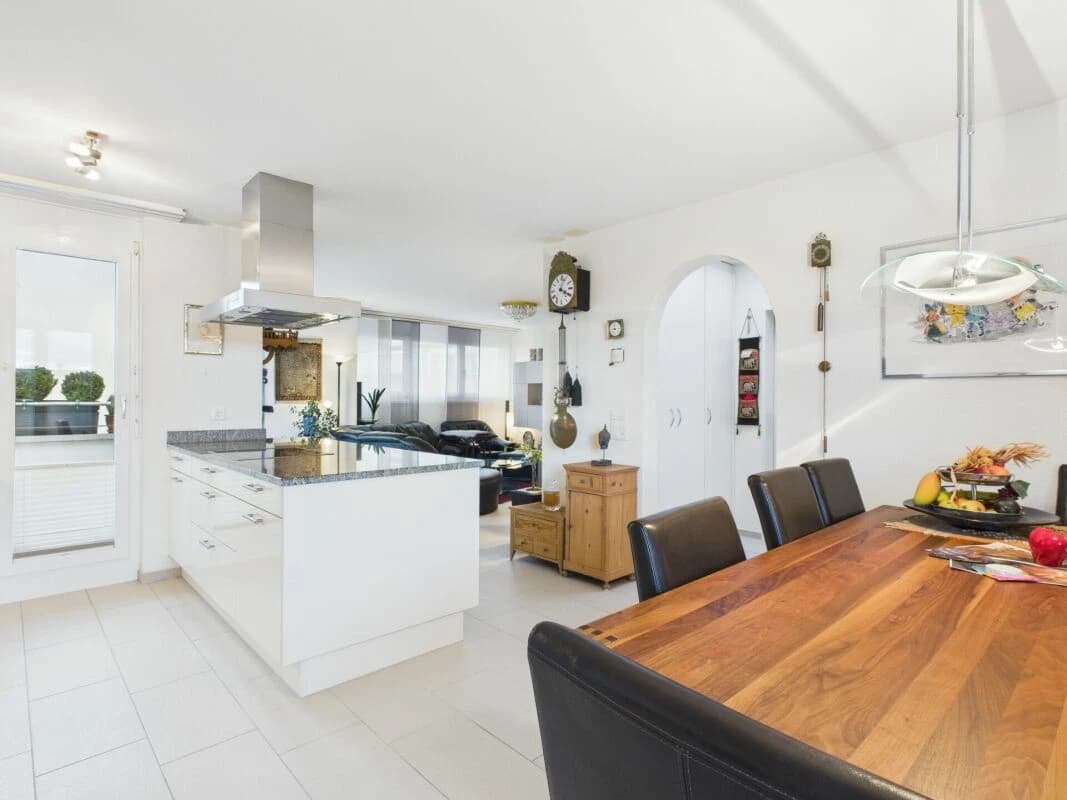 ZWEI GROSSE, SONNIGE DACHTERRASSEN