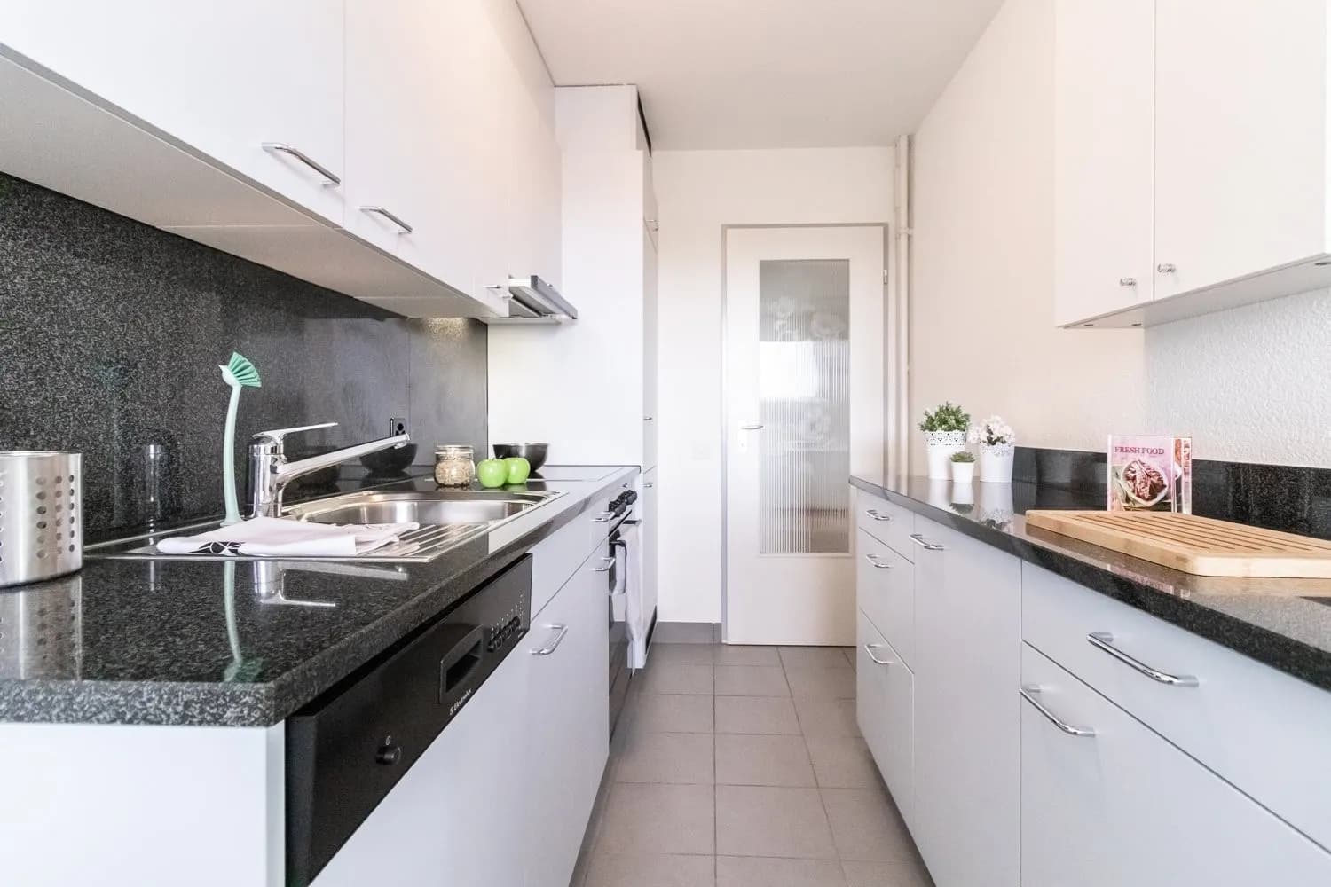 Schöne 3.5 Zimmerwohnung mit Balkon und grüne Umgebung