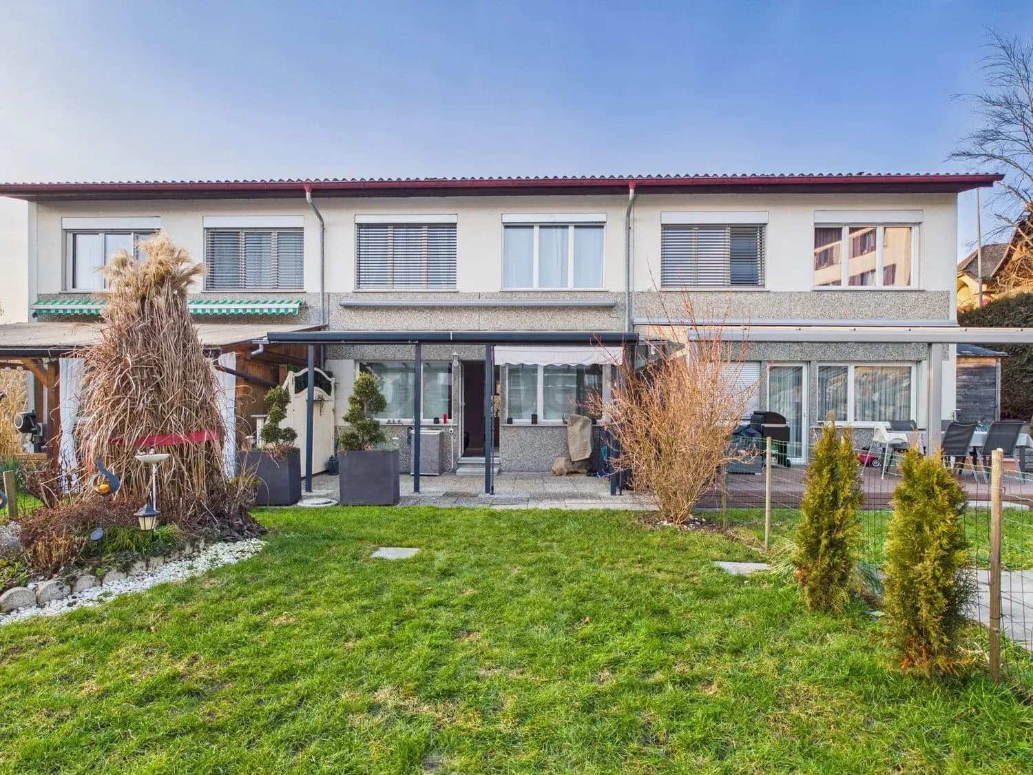 Grosszügiges Reiheneinfamilienhaus mit Garten - sonnige Lage