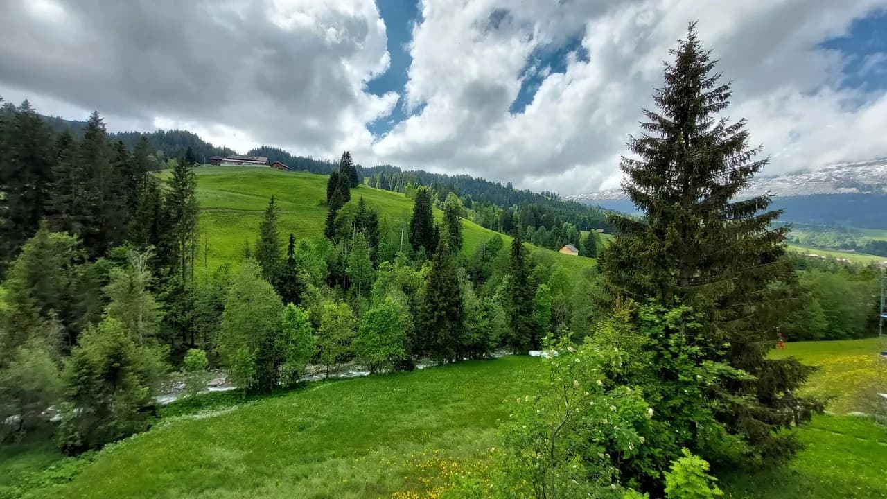 Attraktive 5.5 Zimmer Ferienwohnung mit Einfamilienhaus-Charakter