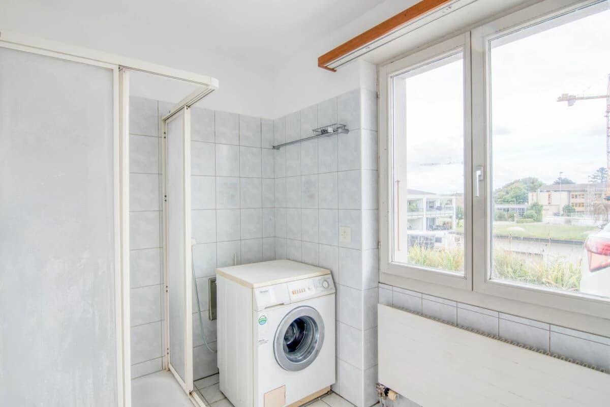 Grosszügiges 6.5-Zimmer-Einfamilienhaus mit Einliegerwohnung, Doppelgarage, 1'053 m² Gartenparadies und Weitsicht auf die Alpen