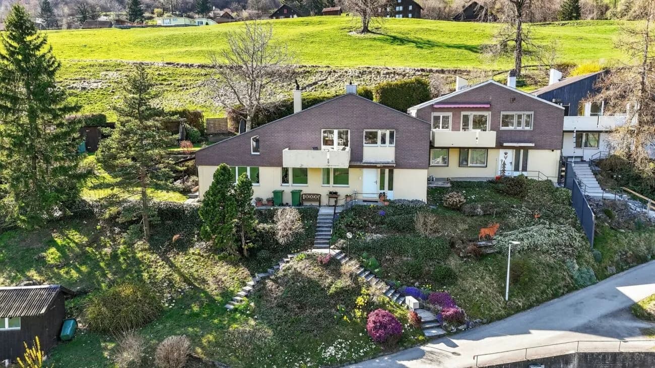 Einfamilienhaus mit Einliegerwohnung an idyllischer Lage mit herrlicher Aussicht