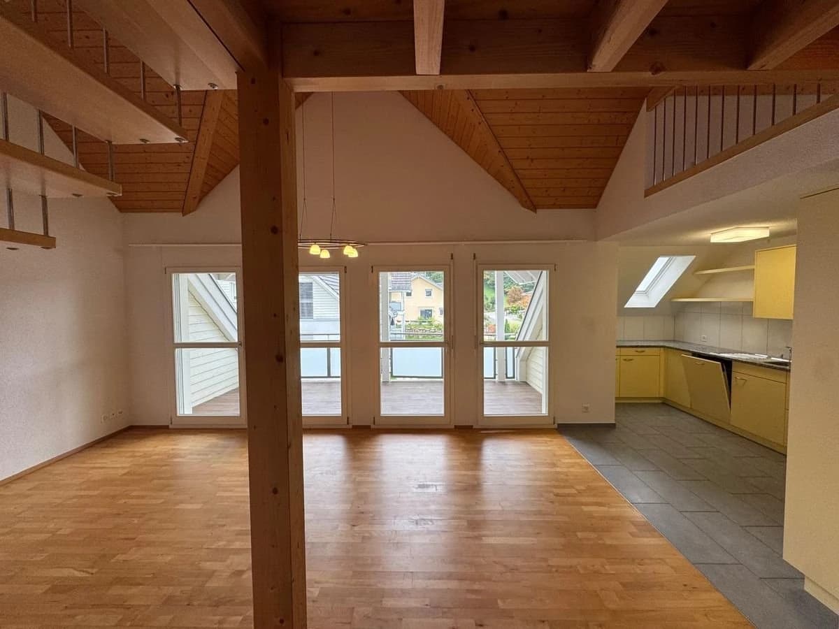 Moderne 4.5-Zimmer-Maisonette-Wohnung in idyllischer Lage