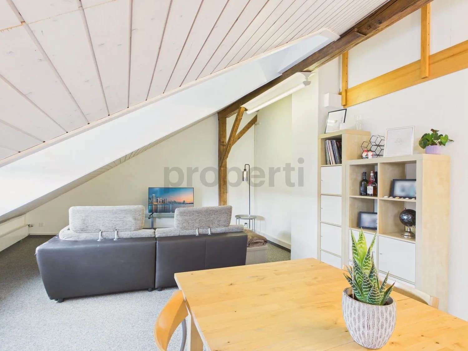 Helle 3.5-Zimmer-Maisonette-Wohnung an ruhiger Lage in Nossikon (Uster)