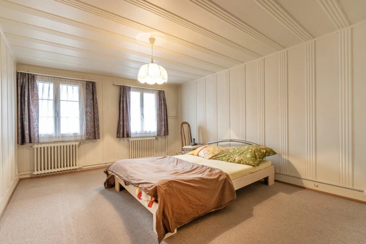 Potenzialreiches Bauernhaus mit drei Wohneinheiten und Scheune