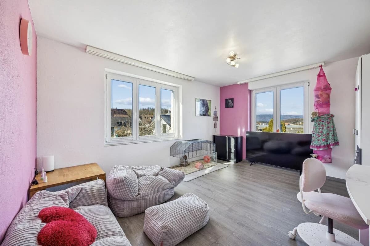 5.5-Zimmer-Einfamilienhaus mit Pool, ländlich und ruhig gelegen