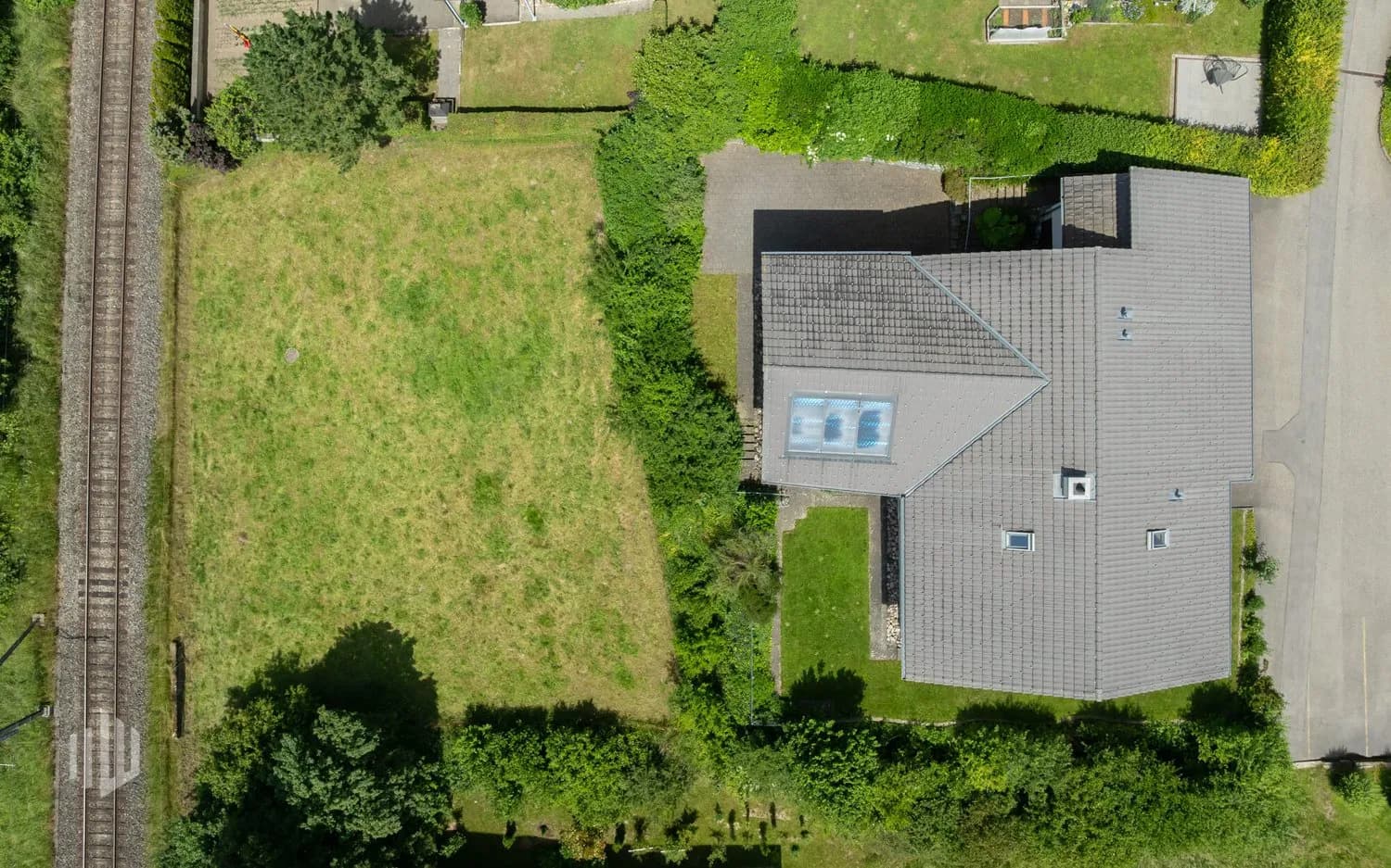 ImmoWyss -  7.5-Zi-Haus auf 2 Etagen mit optionaler Baulandparzelle