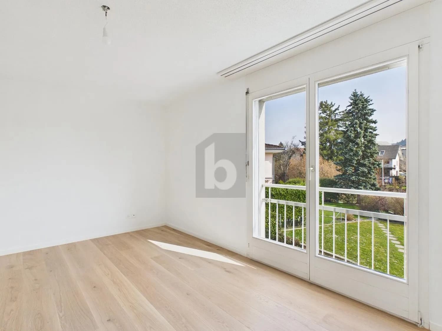 LICHTDURCHFLUTET AN RUHIGER LAGE