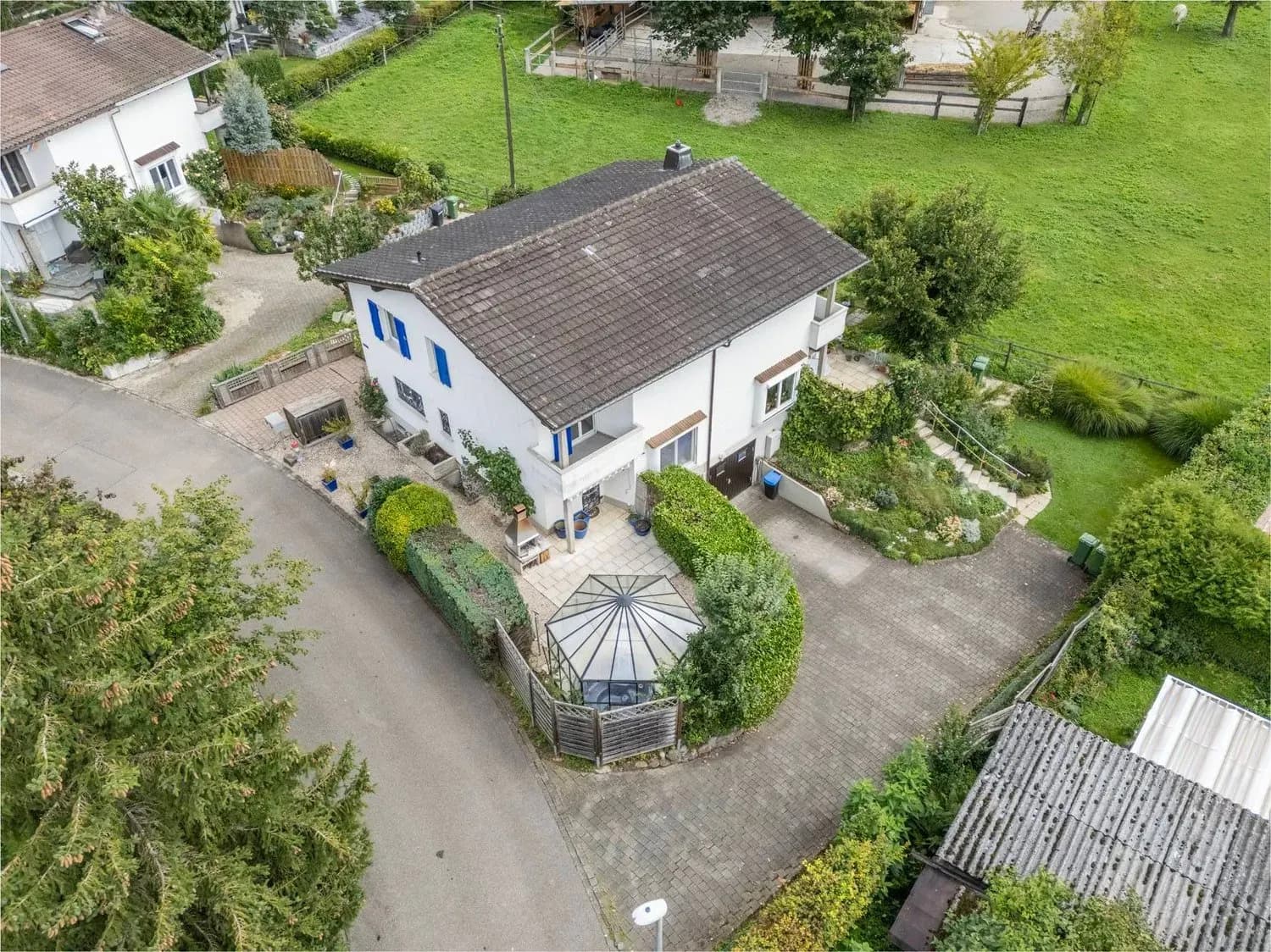 ATTRAKTIVE DOPPELHAUSHÄLFTE IN FAMILIENFREUNDLICHER LAGE