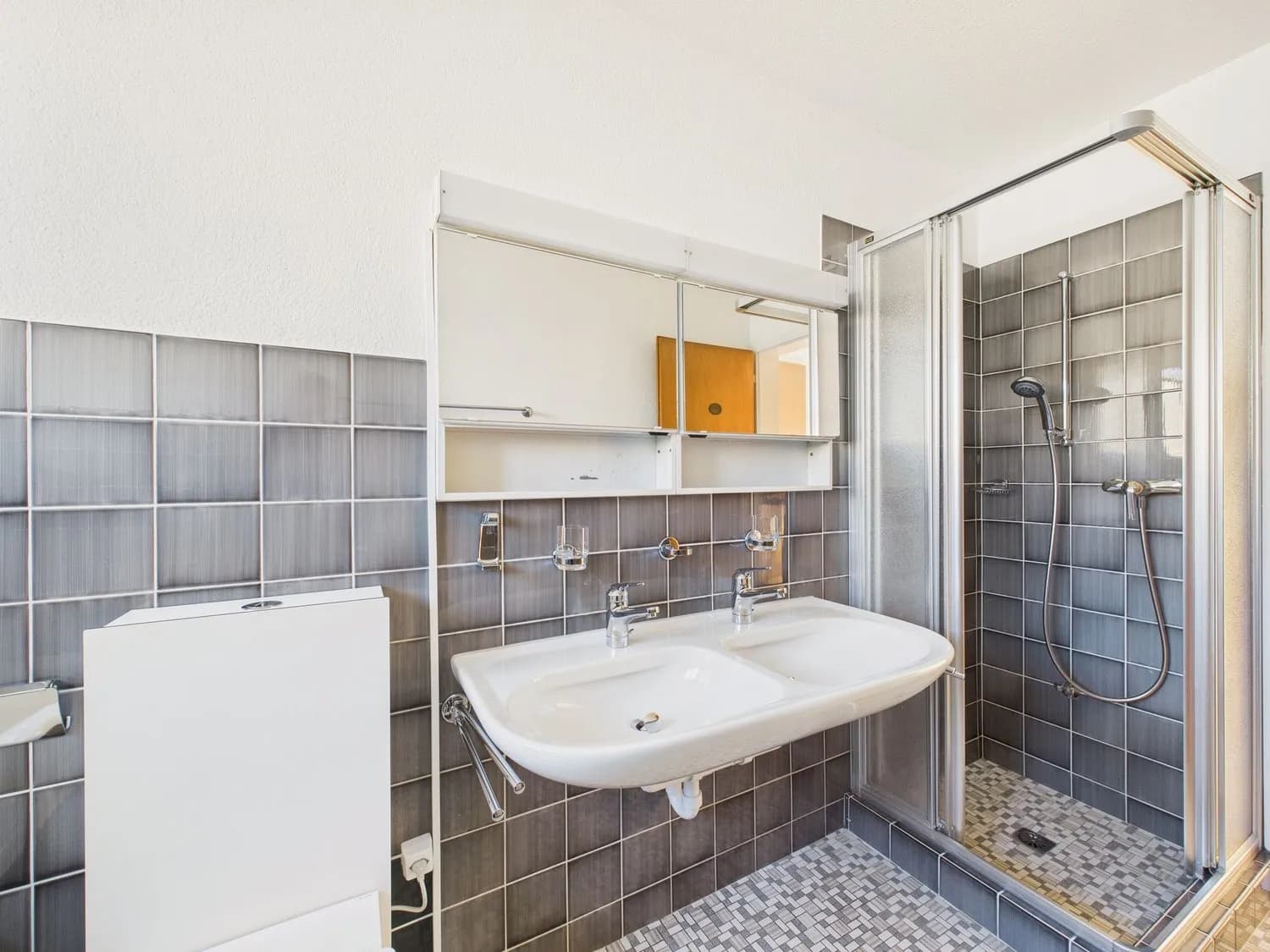 Charmantes 6.5-Zimmer Einfamilienhaus mit schönem Wintergarten in Bellikon, Kanton AG