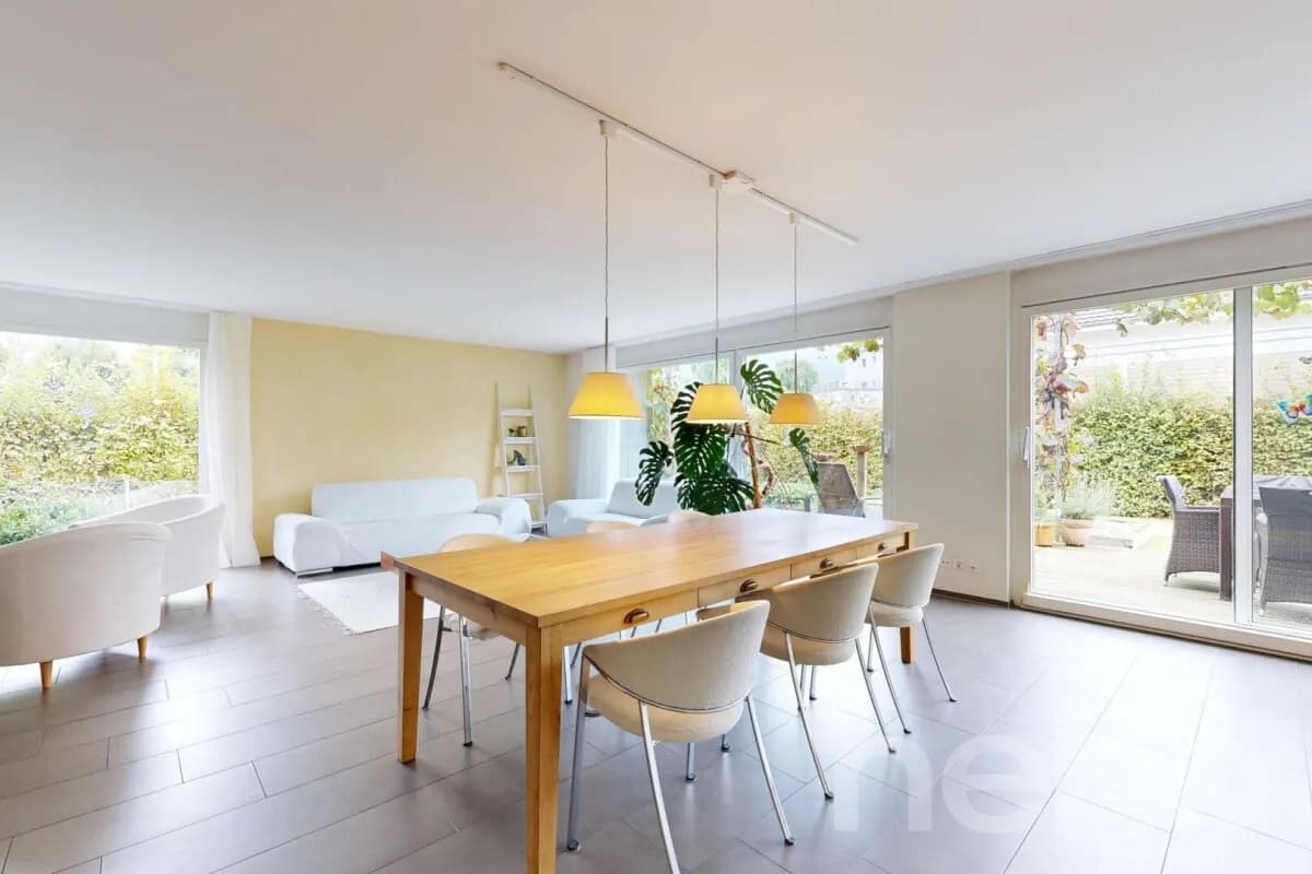 Grosszügiges Einfamilienhaus in ruhigem Wohnquartier