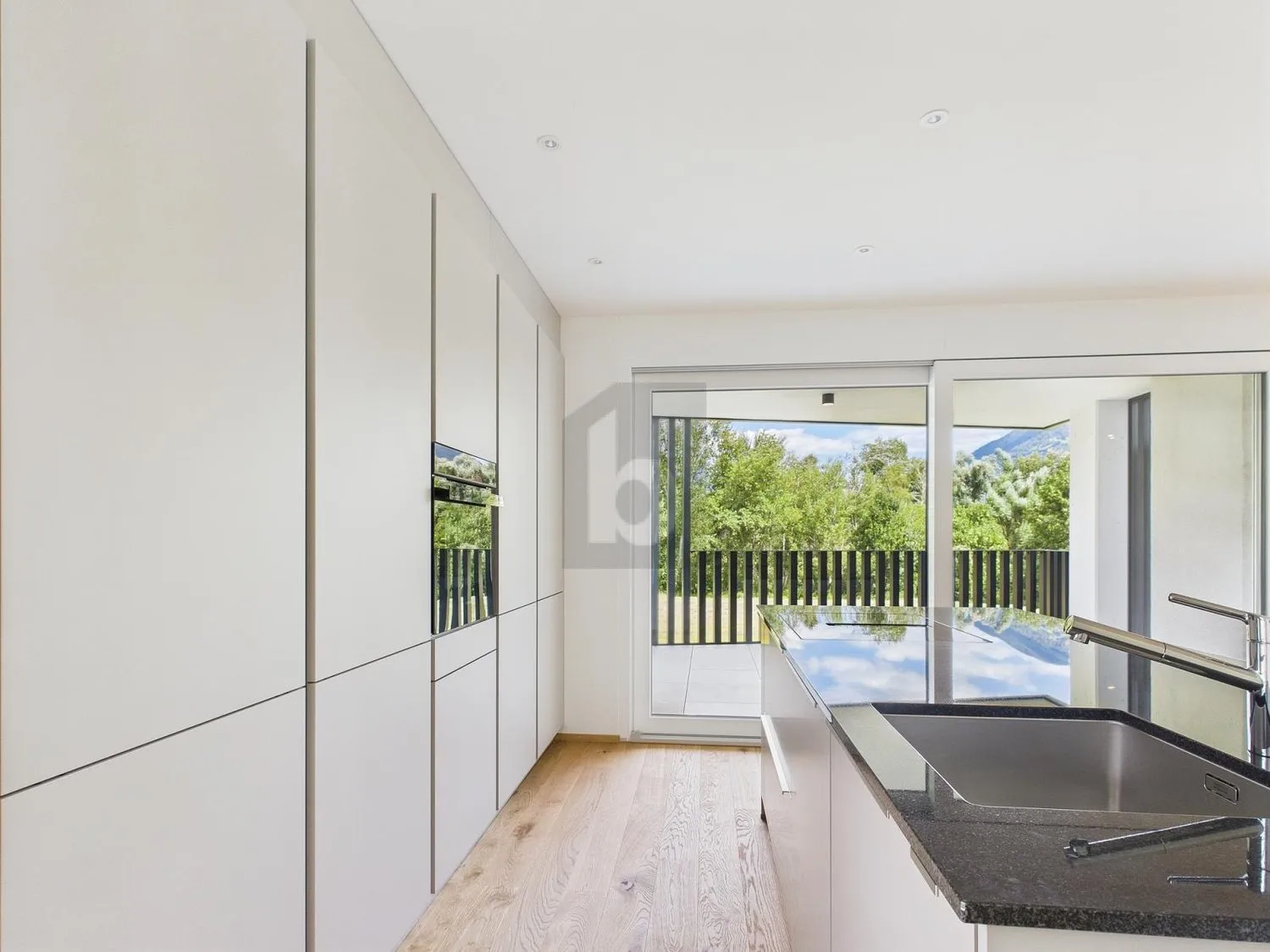 MODERN UND SONNENVERWÖHNT