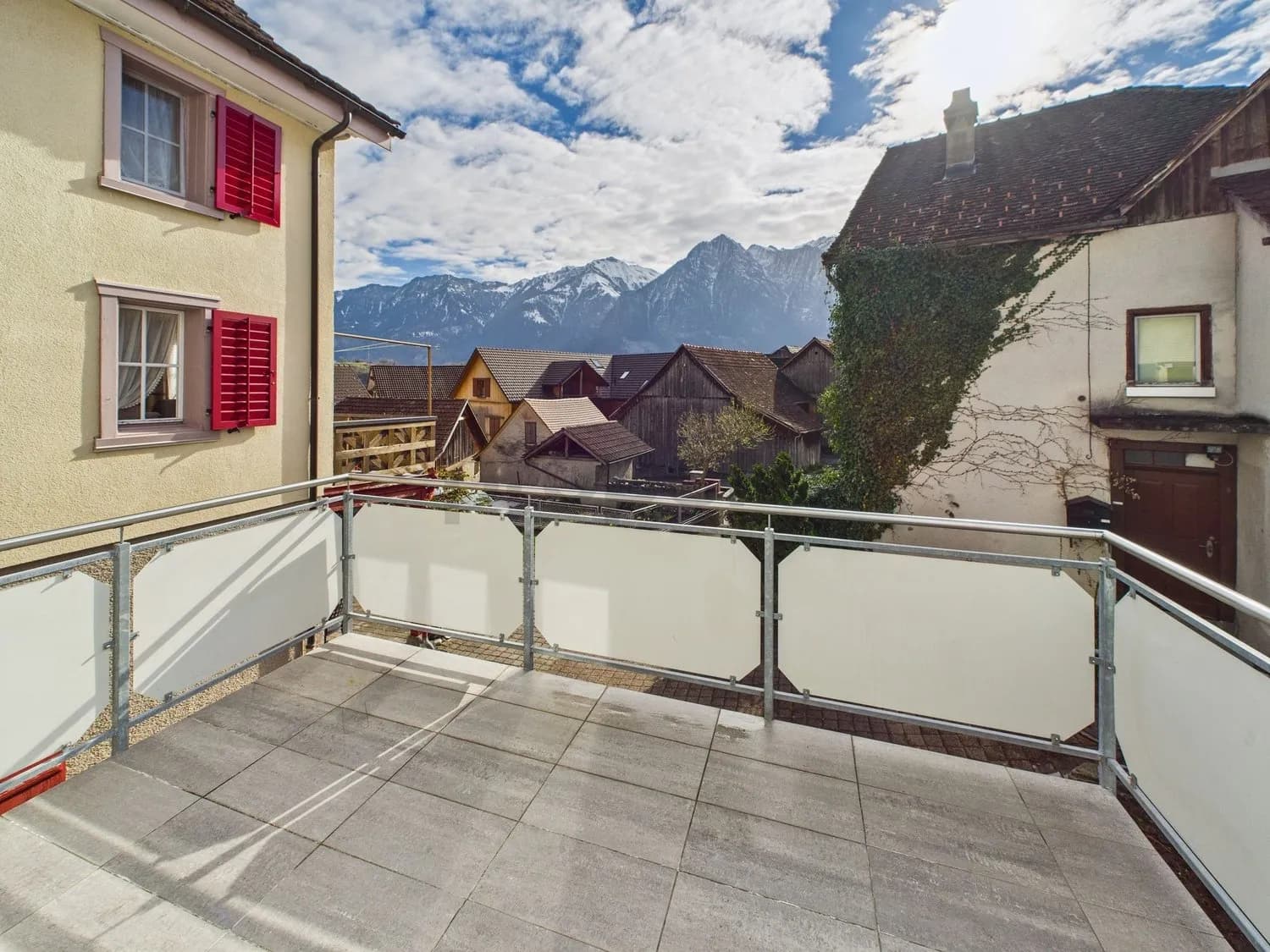 Modernes 4.5-Zimmer-Einfamilienhaus mit Balkon, Wartau