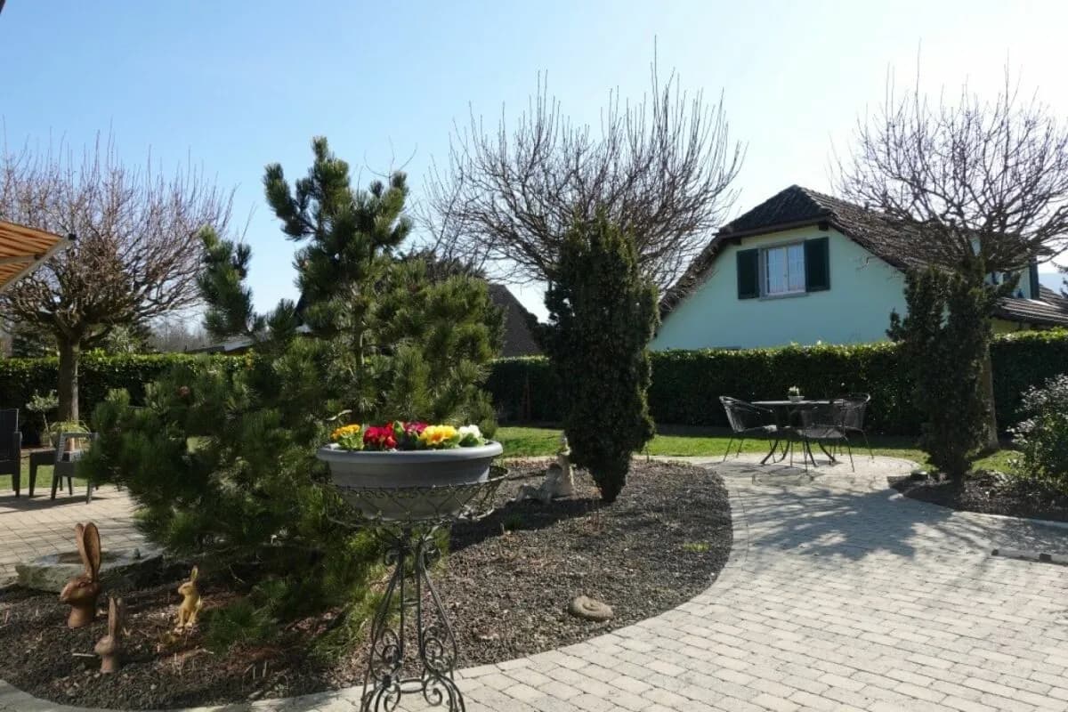 Einfamilienhaus mit grossem Garten