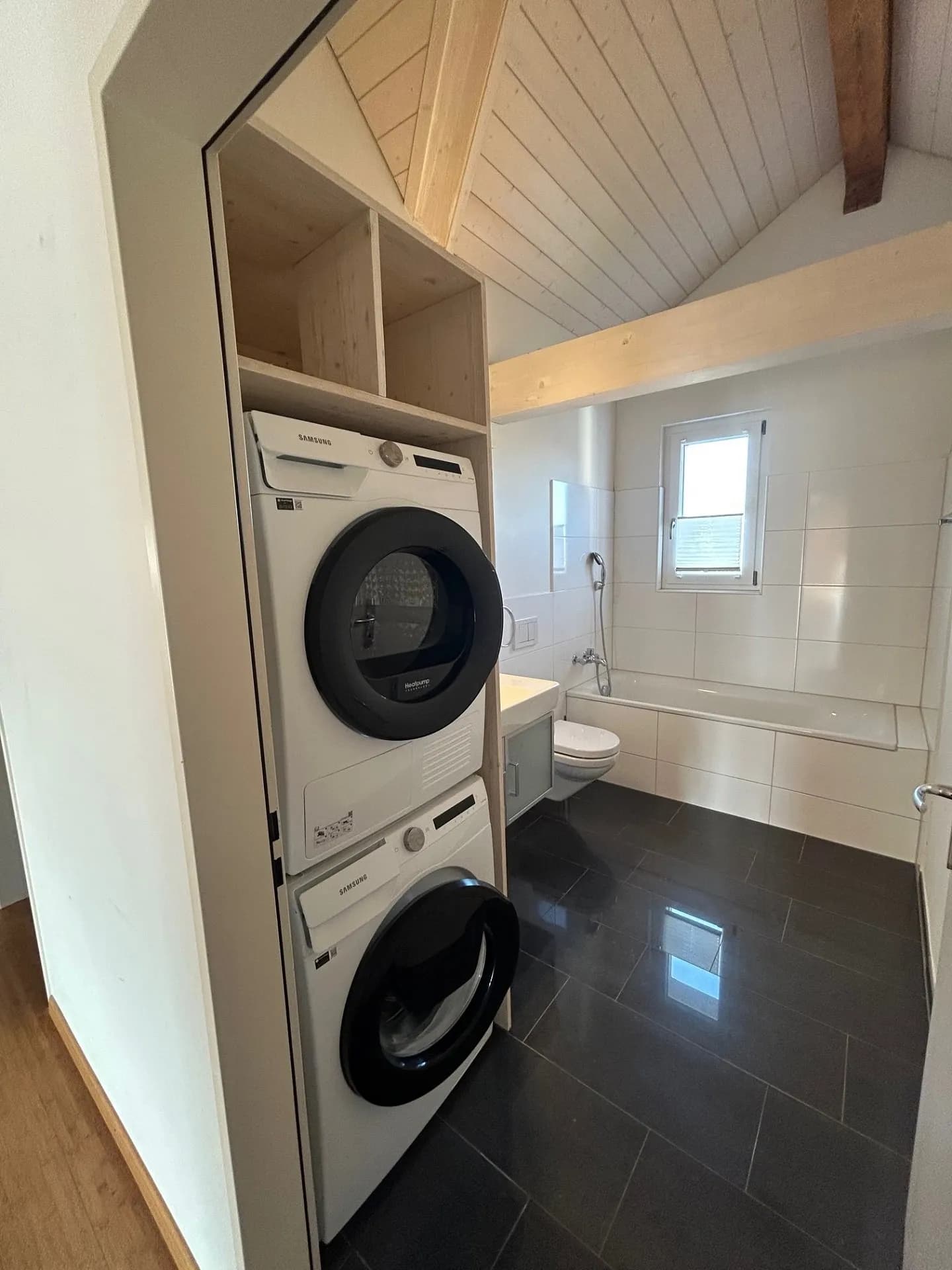 Viel Platz mit grossem Balkon und Weitsicht