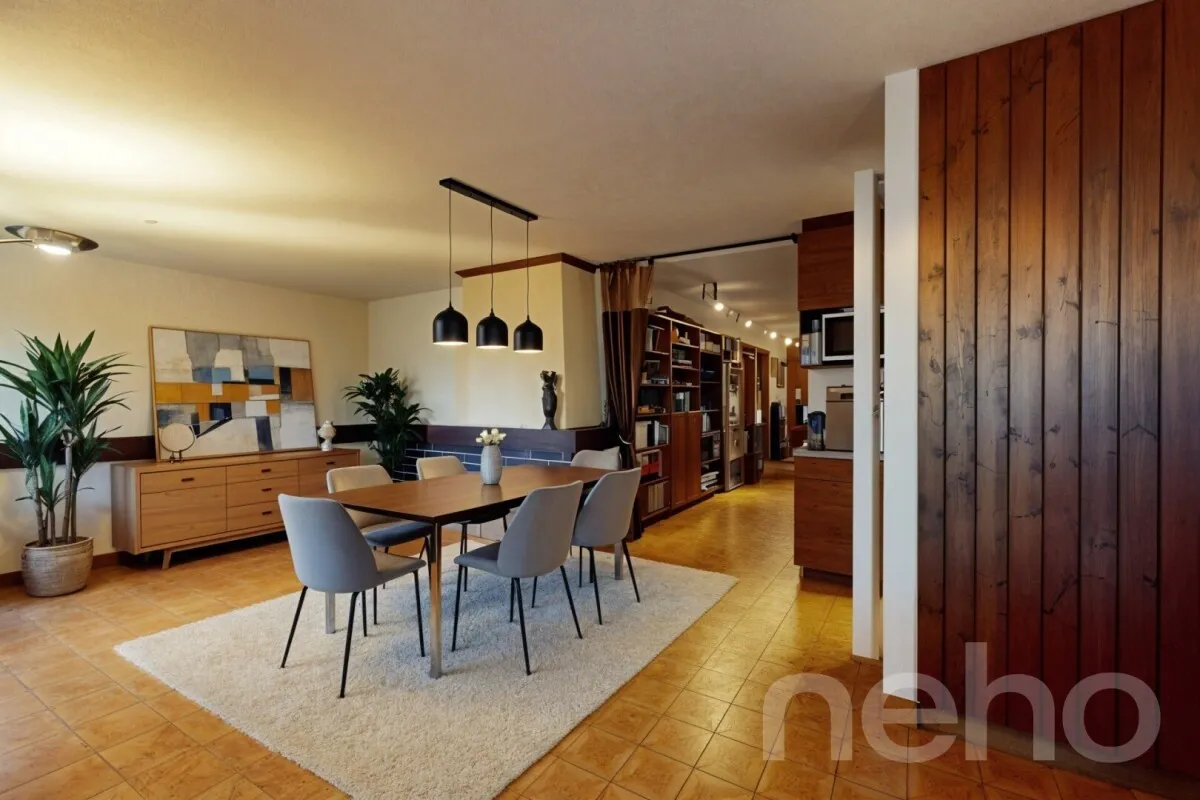 Appartement 4,5 pièces avec jardin, vue montagne et garage