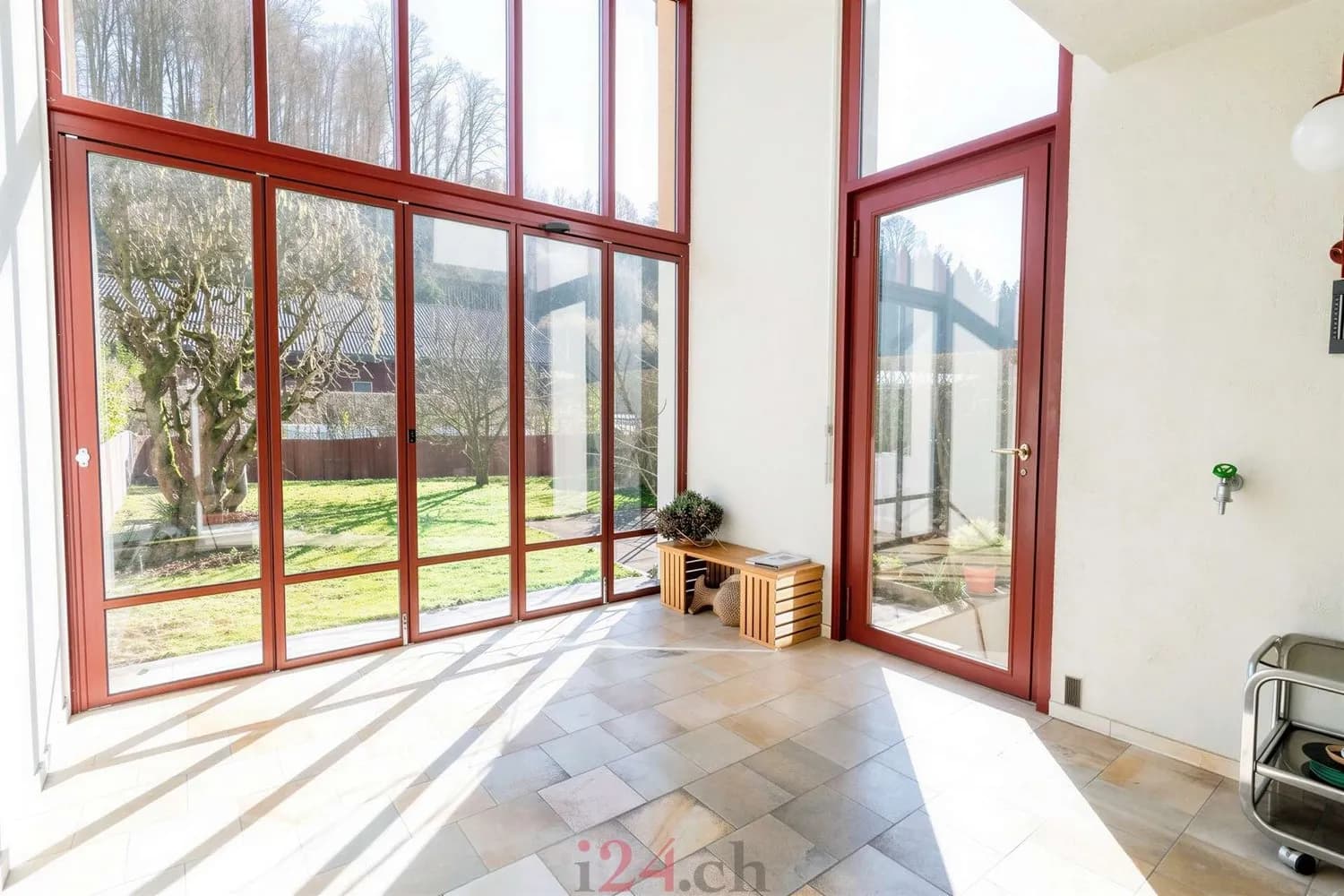 Attraktives 5.5-Zi.-Reiheneinfamilienhaus mit Seesicht im steuergünstigem Freienbach