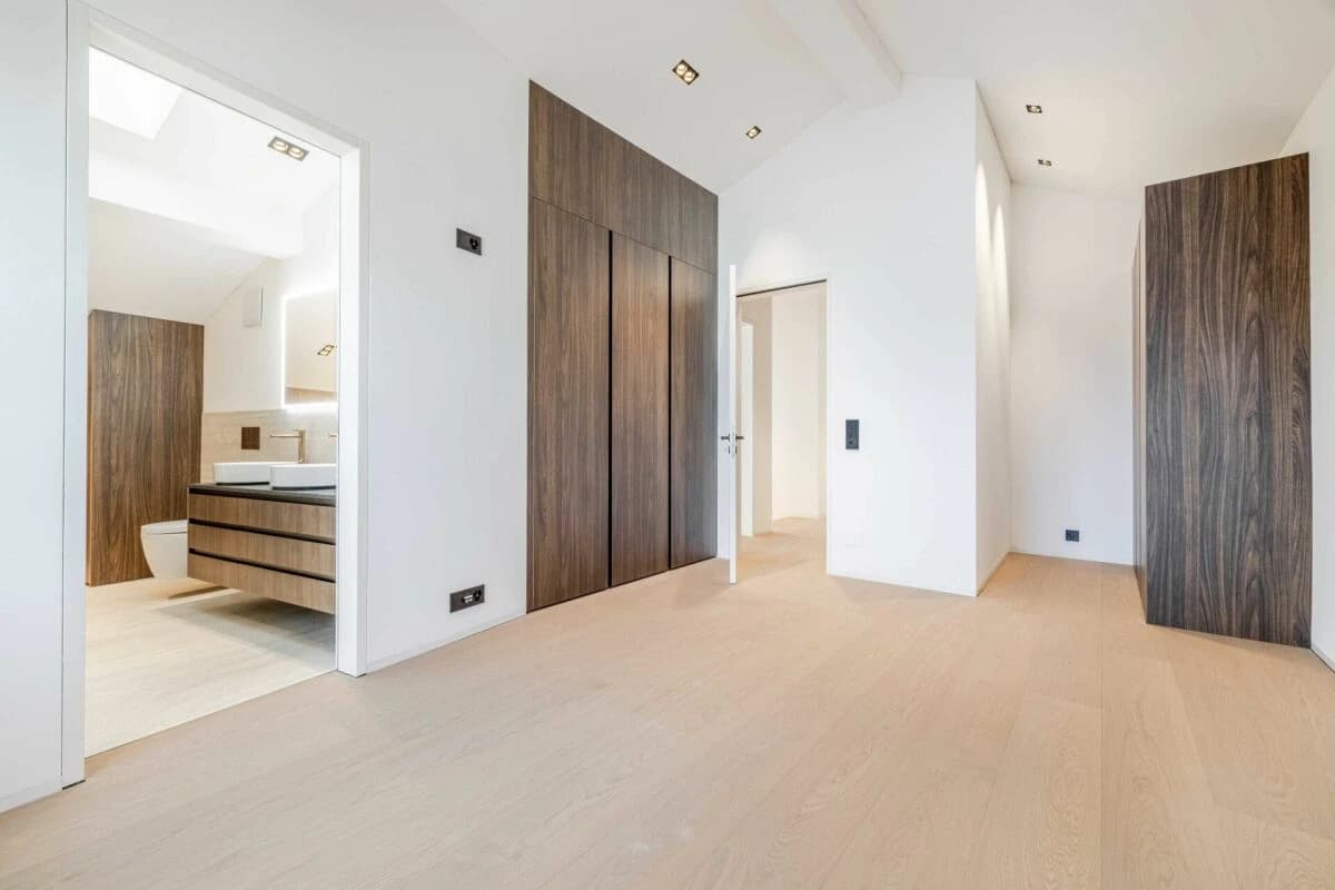 Erstbezug Neubau: Design, Licht & Komfort - Exklusive 5.5 Zimmer-Dachattikawohnung im beliebten Horn