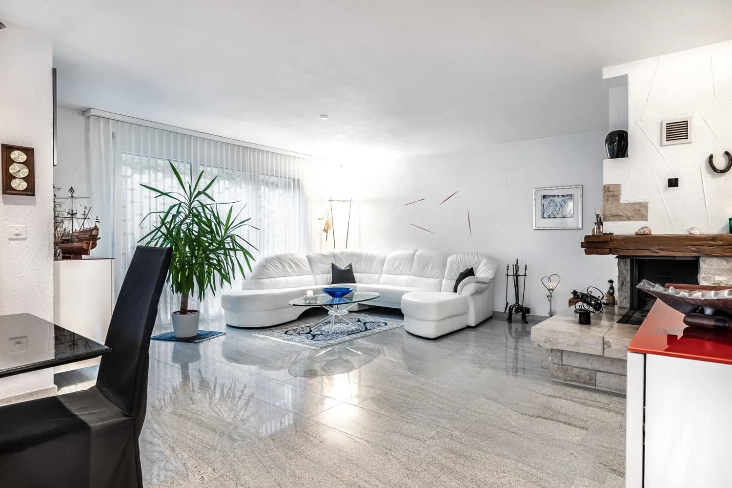 Grosses Einfamilienhaus in oberster Lage mit Blick übers Limmattal