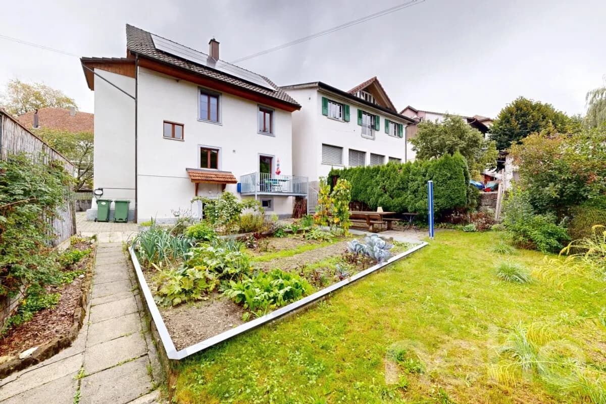 Maison familiale Atypique Rénovée avec jardin et garage indépendant