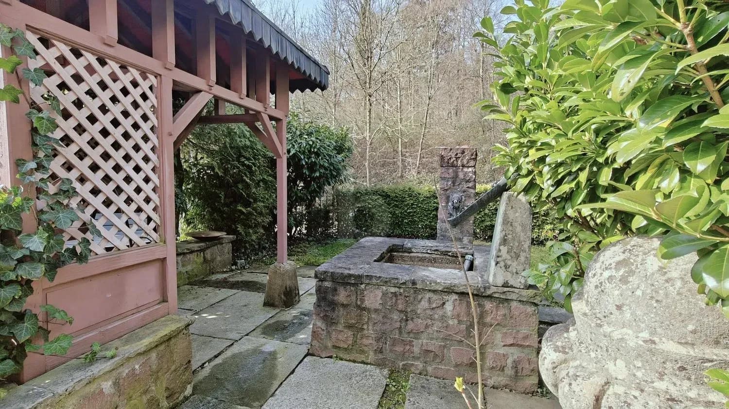 TRAUMHAFT, RUHIG MIT GARTEN UND PAVILLON