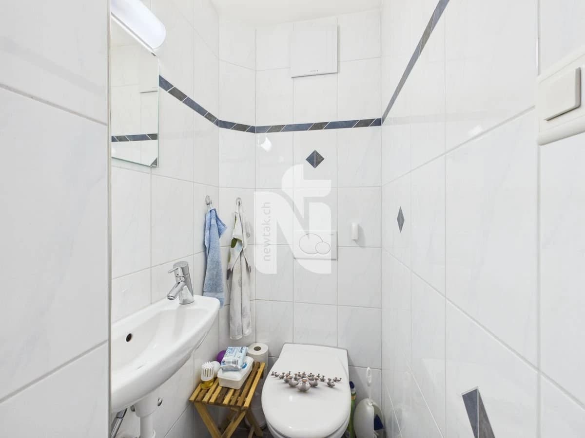 Familienfreundliche Gartenwohnung mit Balkon, eigenem Garten, Garagenbox und zusätzlichem Hobbyraum in bester Lage auf dem Bruderholz