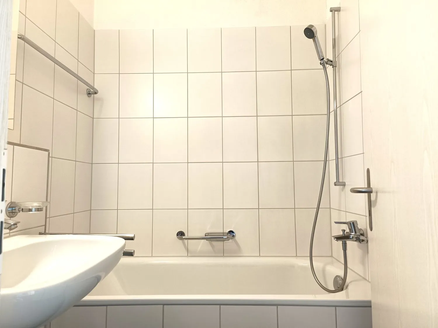 Helle & moderne 2.5-Zimmer-Wohnung mit Komfort