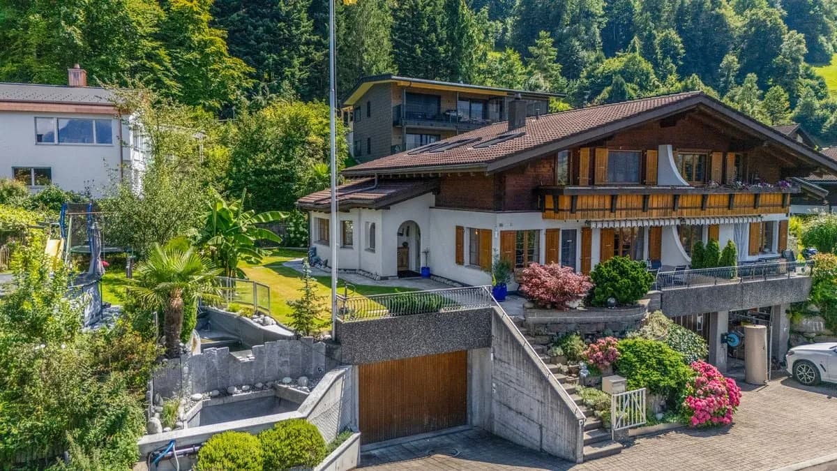 Doppeleinfamilienhaus mit atemberaubender Panoramaaussicht
