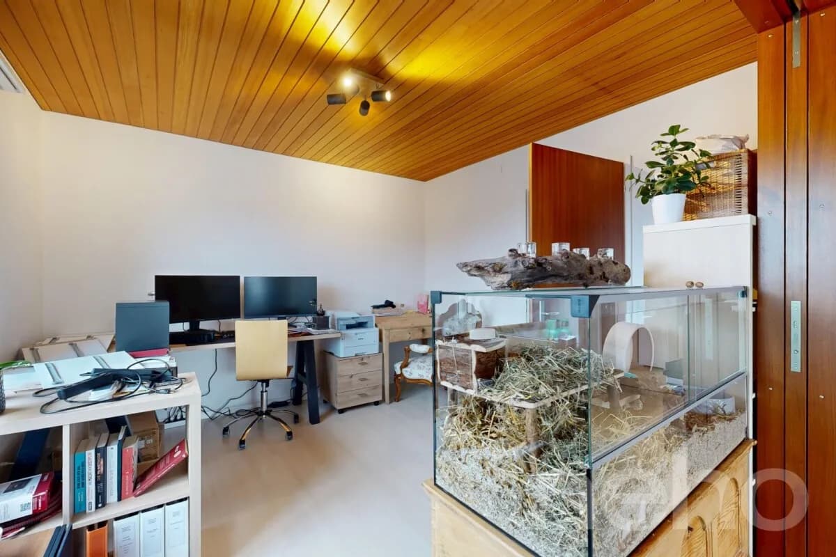 Grosszügige 5.5-Zimmer-Dachwohnung mit Weitsicht an ruhiger Lage